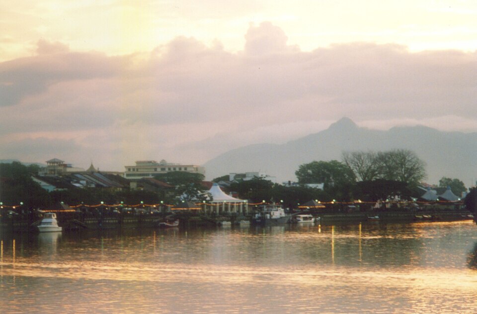 Kuching — local market for international and multi-region stores