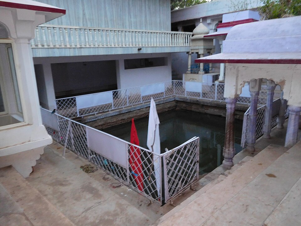 Shivpuri — service booking platforms for local businesses