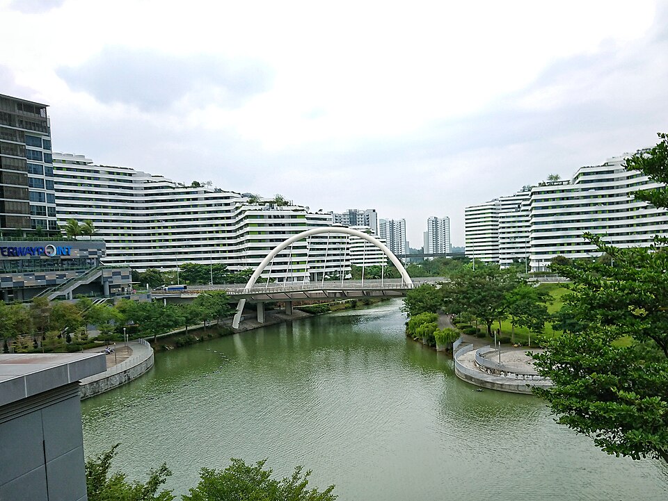 Punggol — local market for online stores