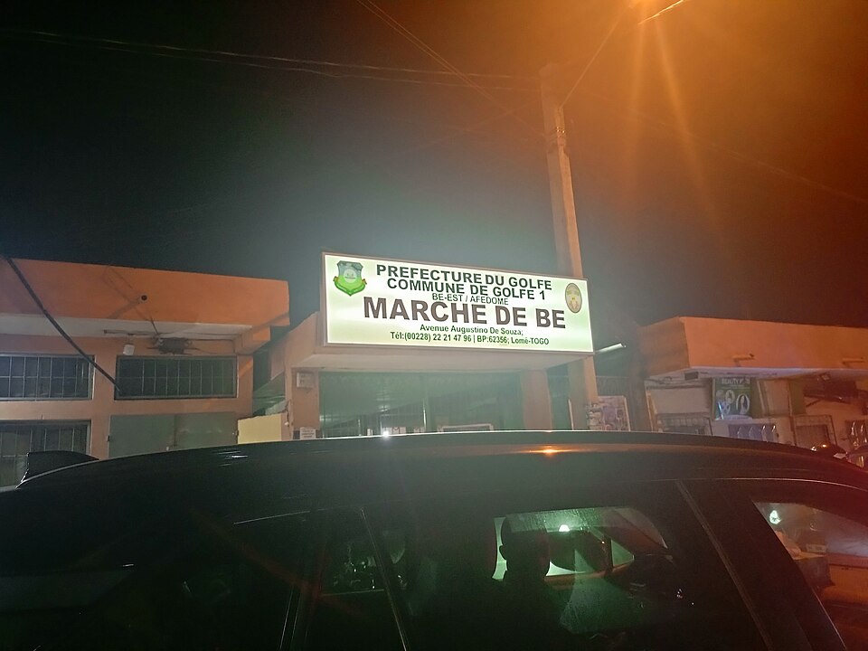 Lomé — local market for service booking platforms