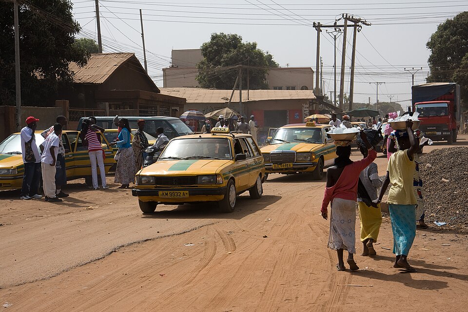 Serekunda — manufacturer and distributor portals for local businesses