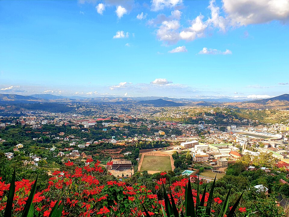 Fianarantsoa — local market for custom e-commerce platforms