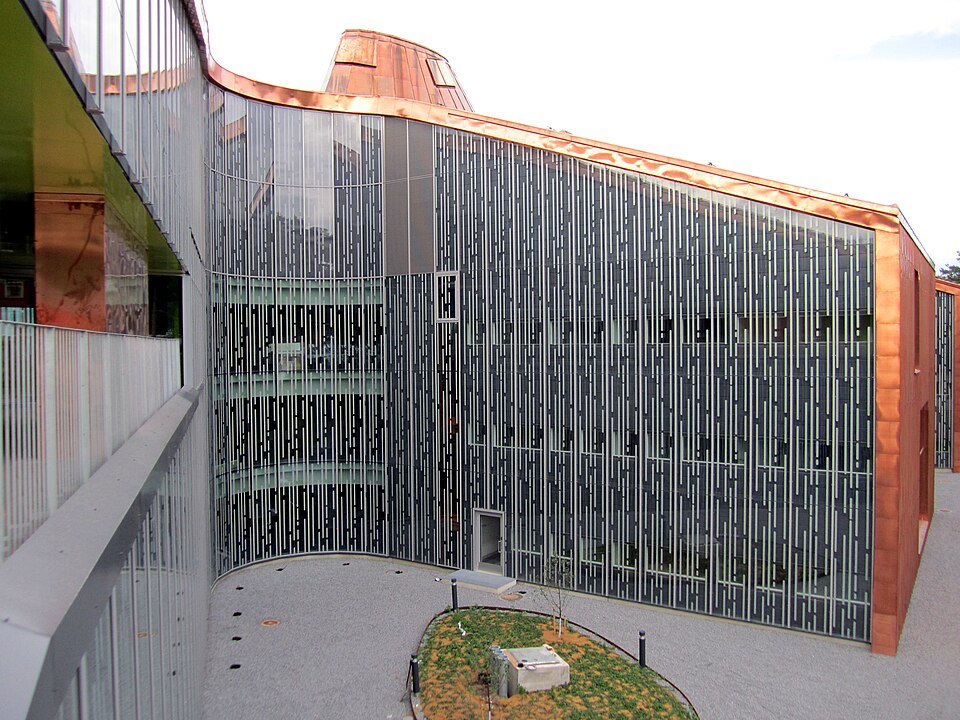 Tampere — international and multi-region stores for local businesses
