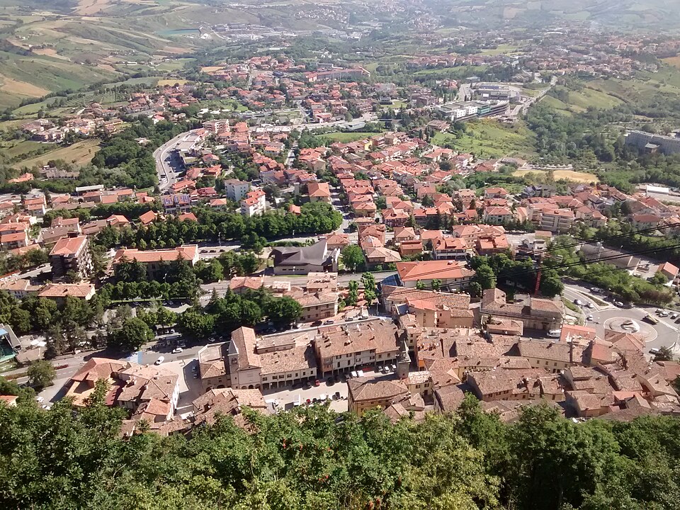 Borgo Maggiore — local market for online stores