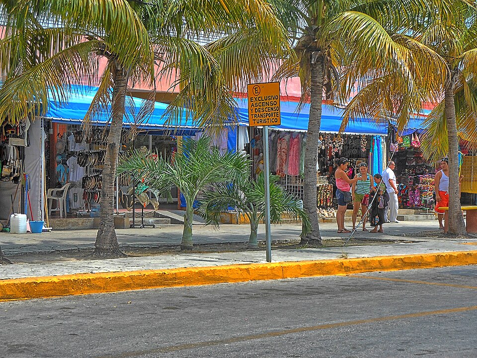 Cancún — local market for B2B and wholesale portals