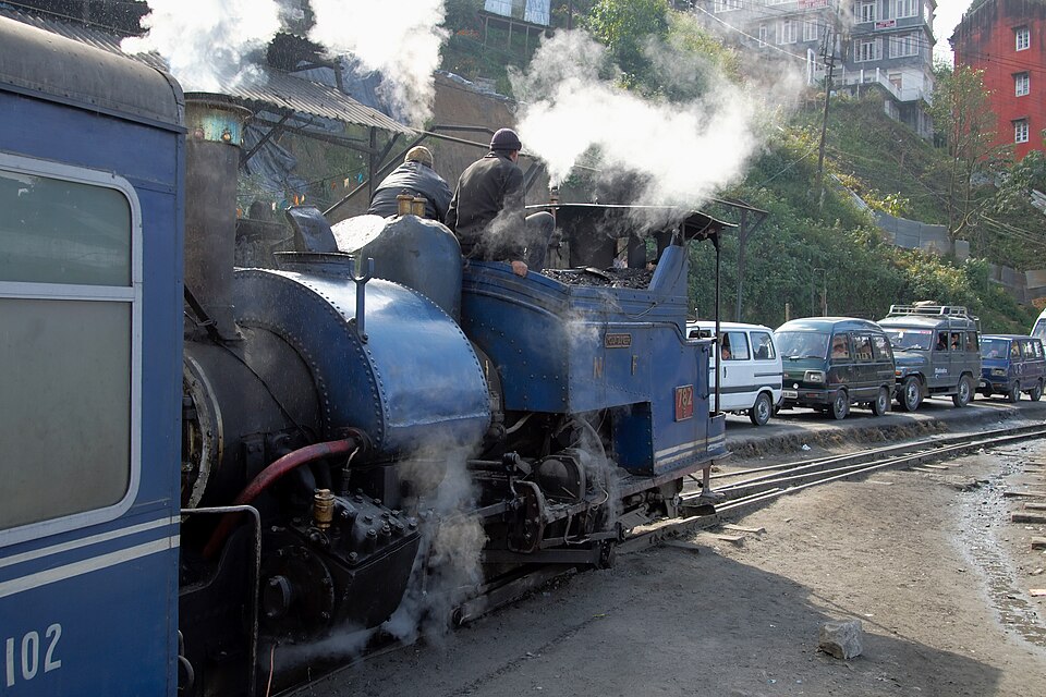 Darjeeling — manufacturer and distributor portals for local businesses