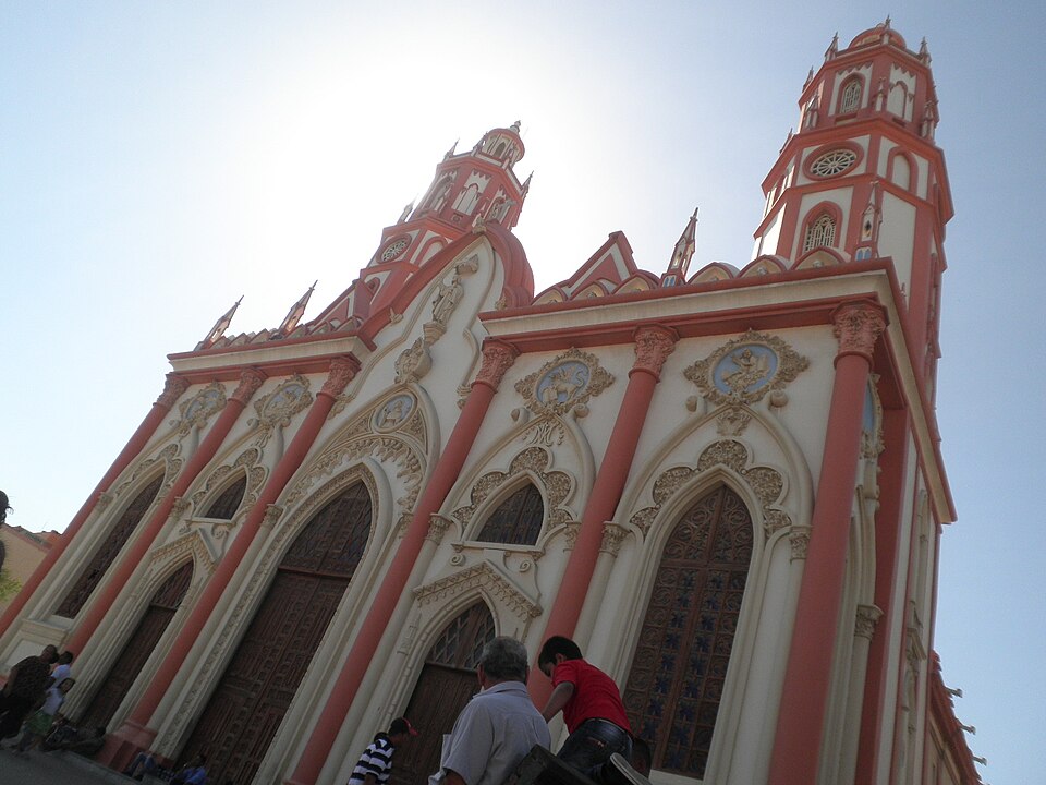 Barranquilla — international and multi-region stores for local businesses