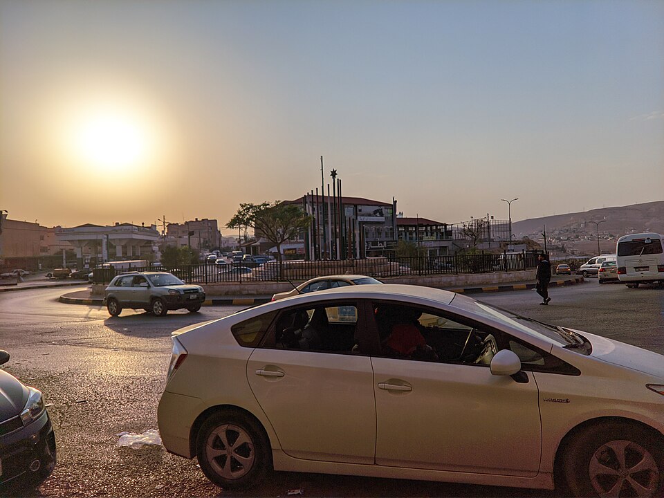 Zarqa — local market for B2B and wholesale portals