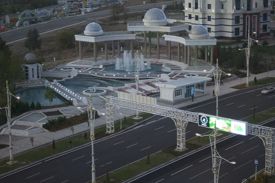 Ashgabat — local market for custom e-commerce platforms