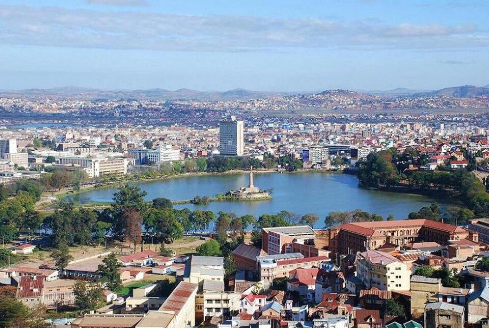 Antananarivo — local market for online stores