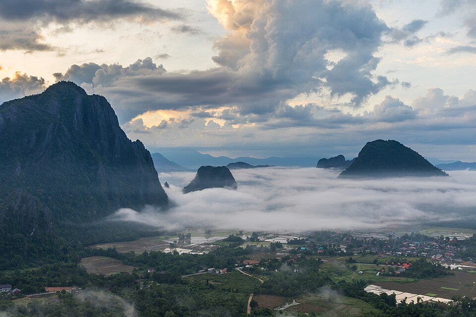 Vang Vieng — local market for mobile commerce apps