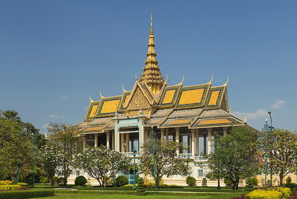 Phnom Penh — local market for multi-vendor marketplaces