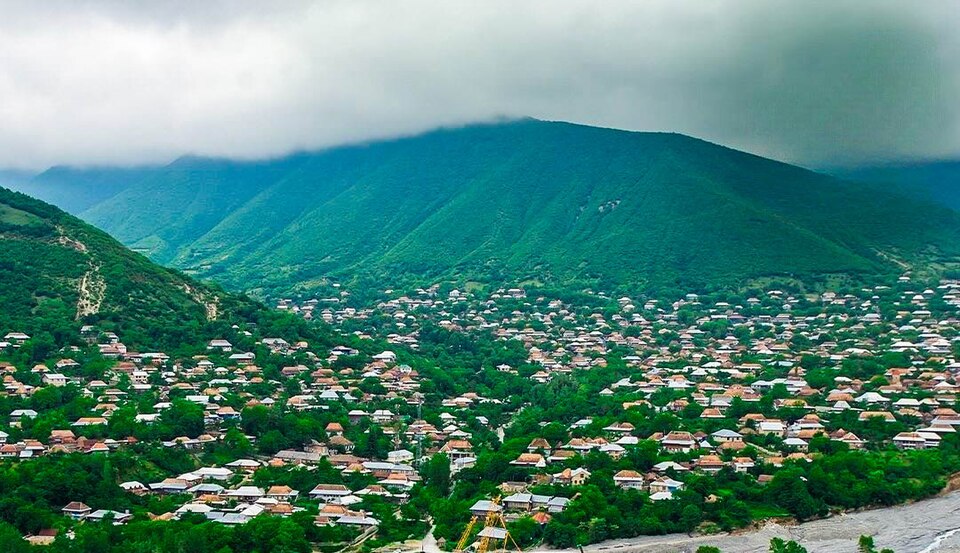 Sheki — local market for online stores