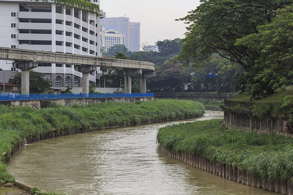Malaysia — multi-vendor marketplaces for local businesses
