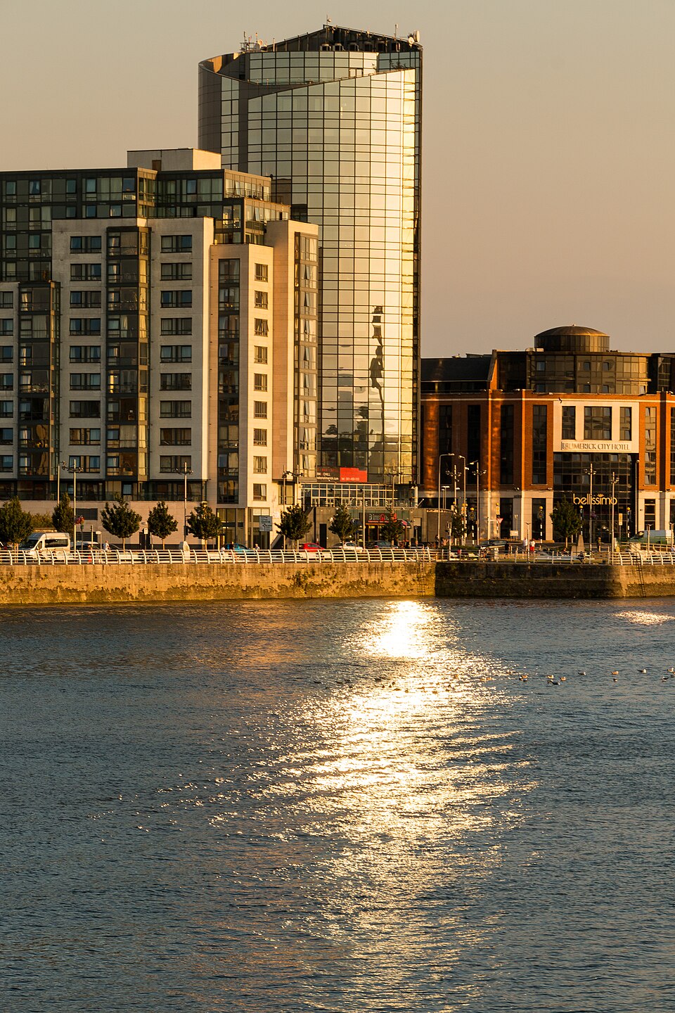 Limerick — local market for online stores