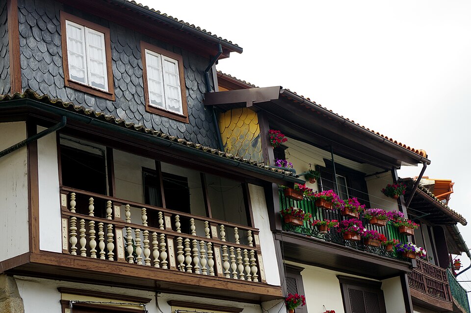 Guimarães — multi-vendor marketplaces for local businesses