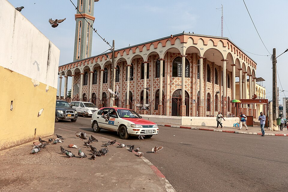 Libreville — local market for service booking platforms