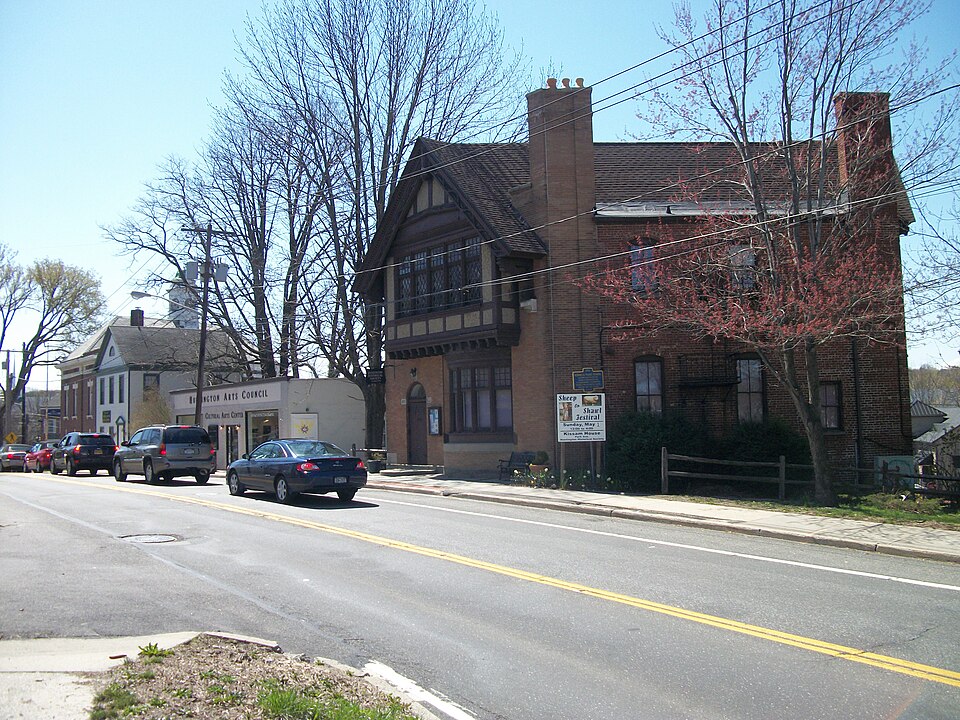 Huntington — international and multi-region stores for local businesses