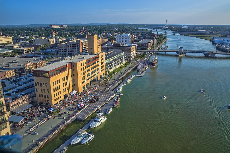 Green Bay — local market for online stores