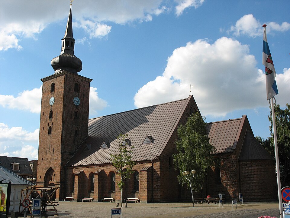 Horsens — local market for manufacturer and distributor portals