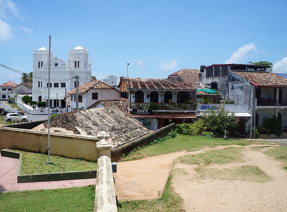 Galle — local market for custom e-commerce platforms