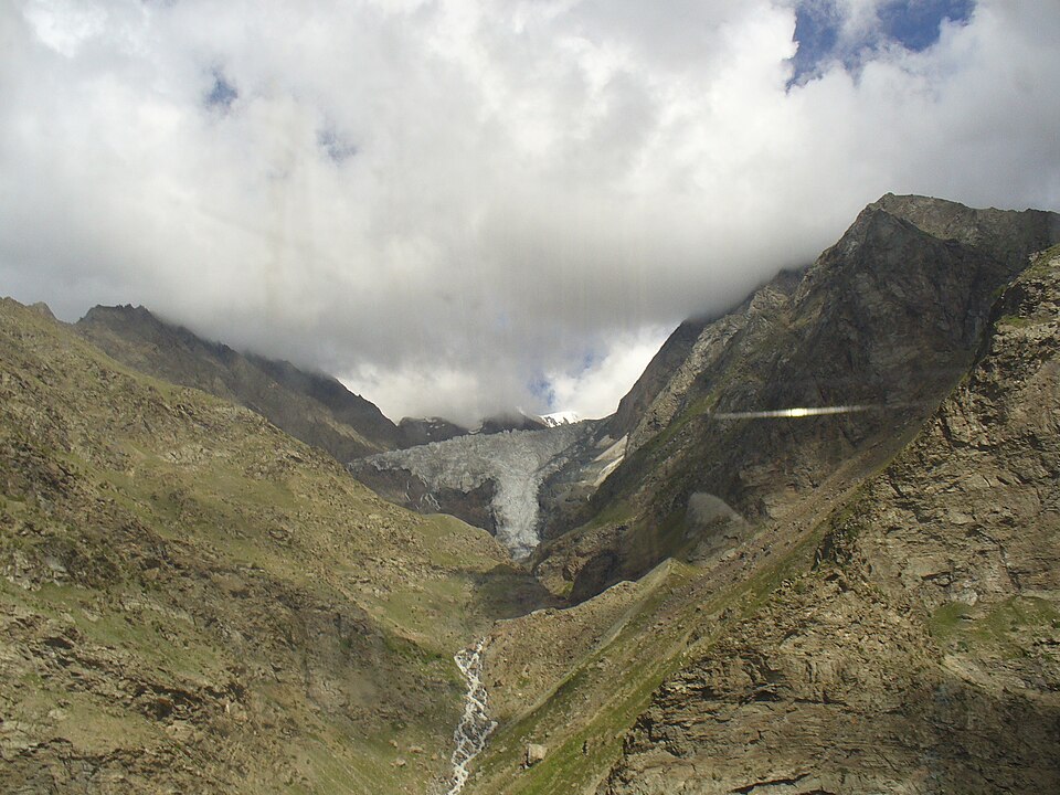 Manali — international and multi-region stores for local businesses