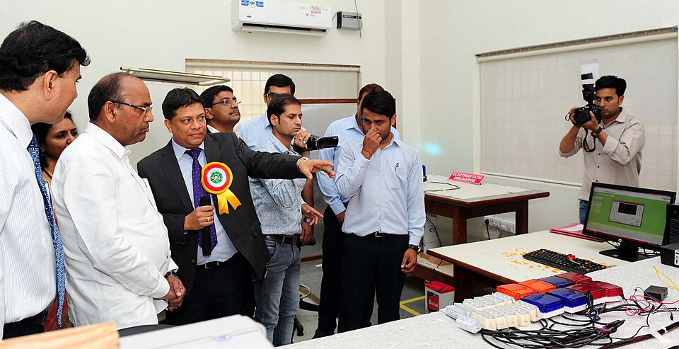 Manesar — manufacturer and distributor portals for local businesses