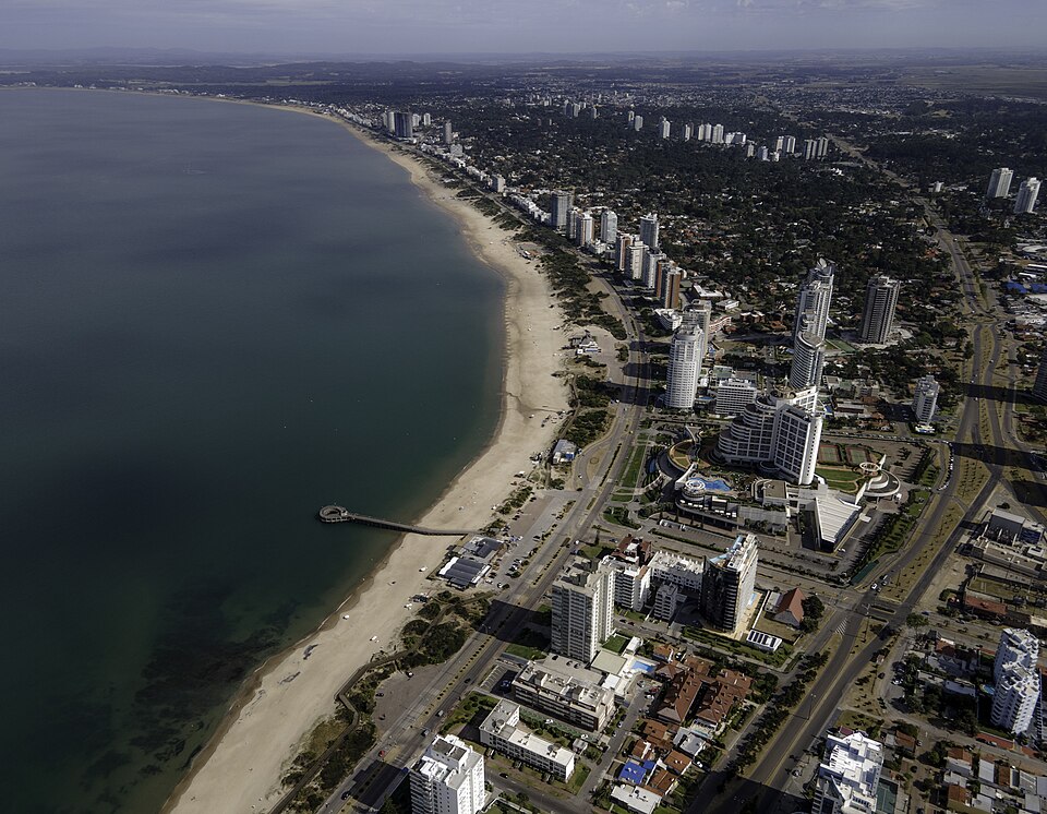 Punta del Este — local market for mobile commerce apps