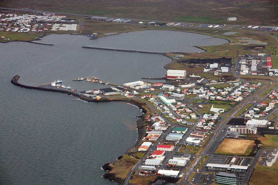 Reykjavík — international and multi-region stores for local businesses