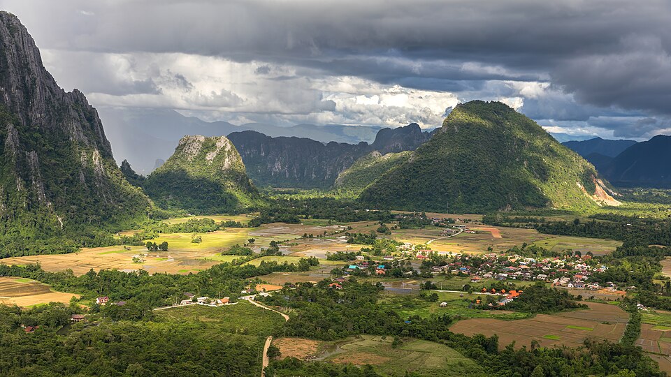Vang Vieng — international and multi-region stores for local businesses