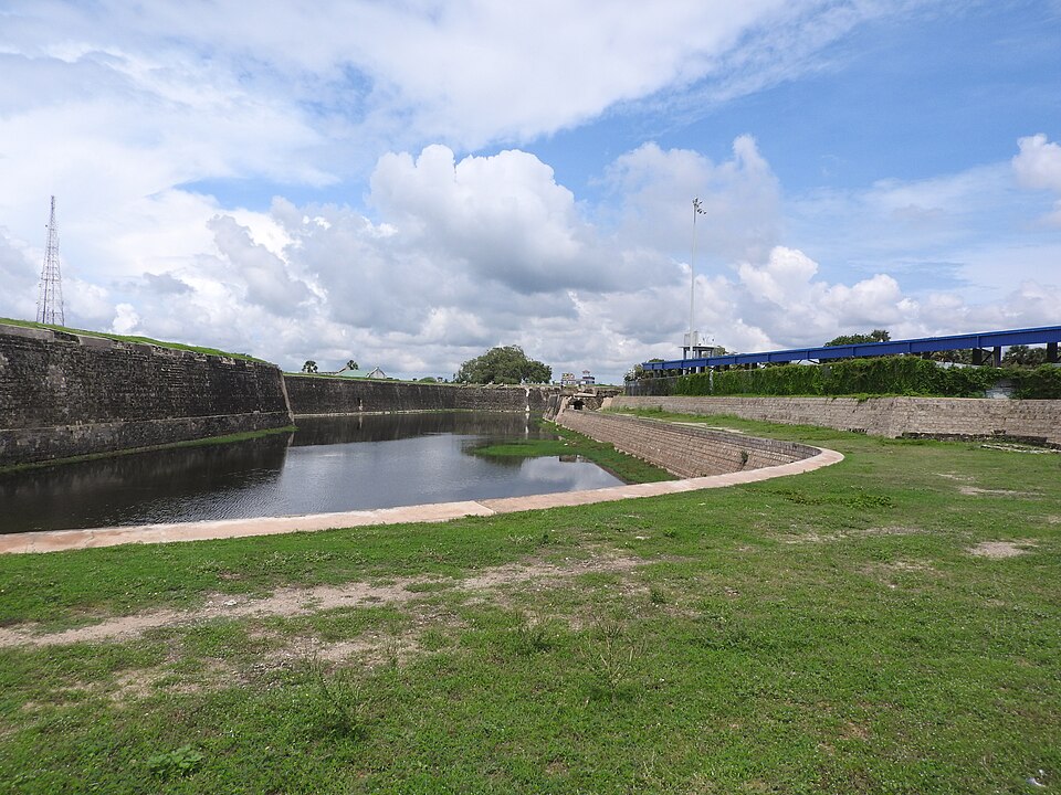 Negombo — manufacturer and distributor portals for local businesses