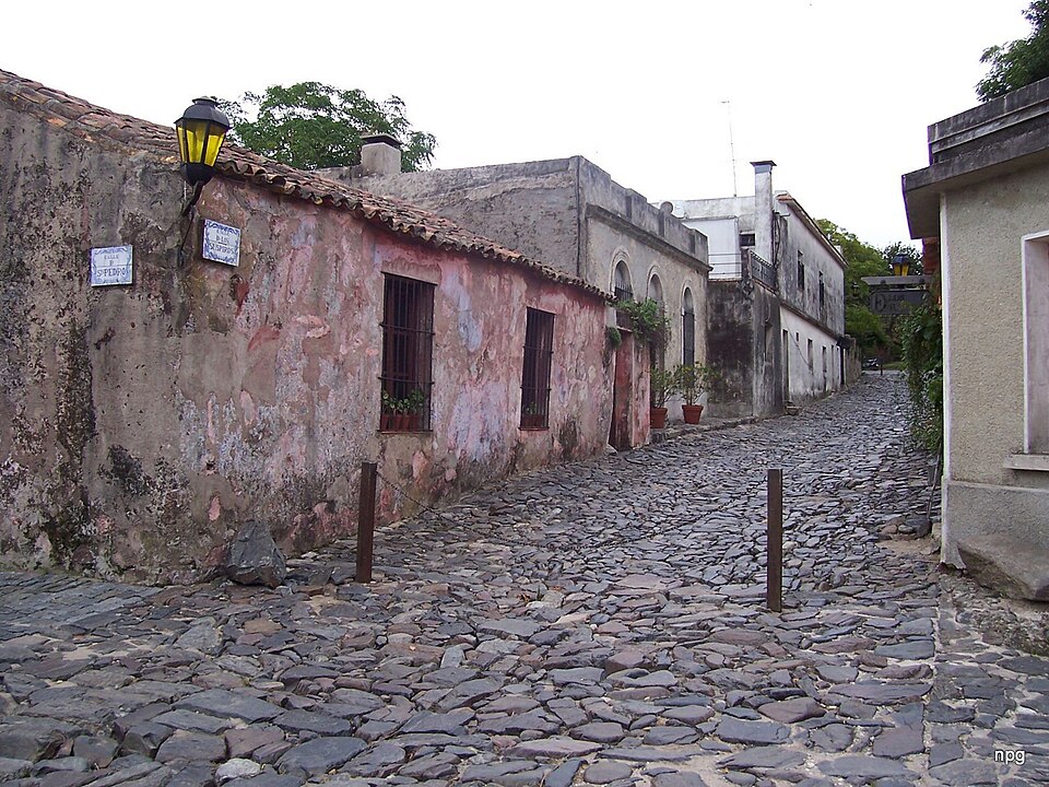 Colonia del Sacramento — service booking platforms for local businesses