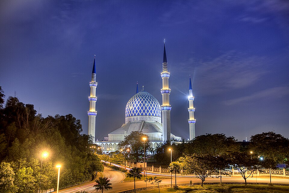 Shah Alam — local market for online stores