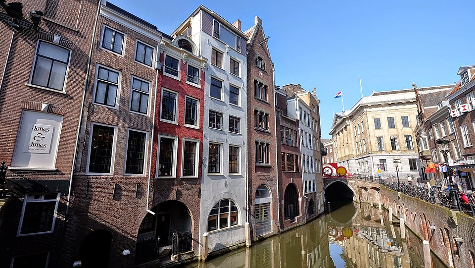 Utrecht — local market for manufacturer and distributor portals