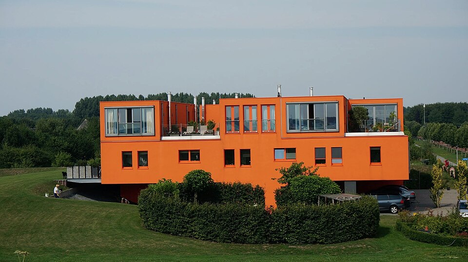 Almere — local market for custom e-commerce platforms