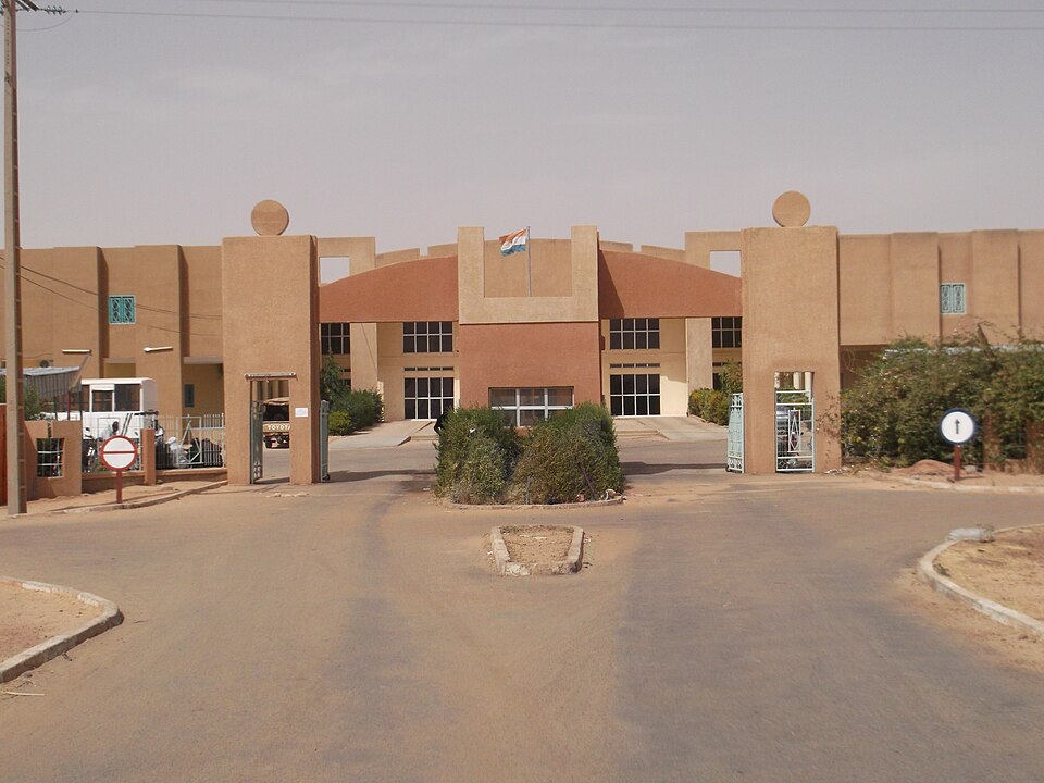 Zinder — local market for B2B and wholesale portals