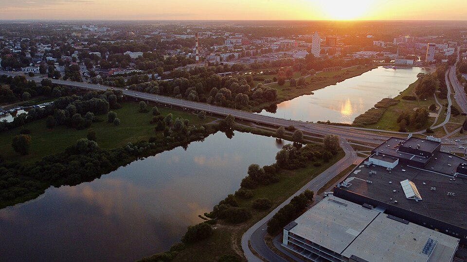Tartu — international and multi-region stores for local businesses