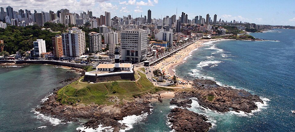 Salvador — local market for online stores