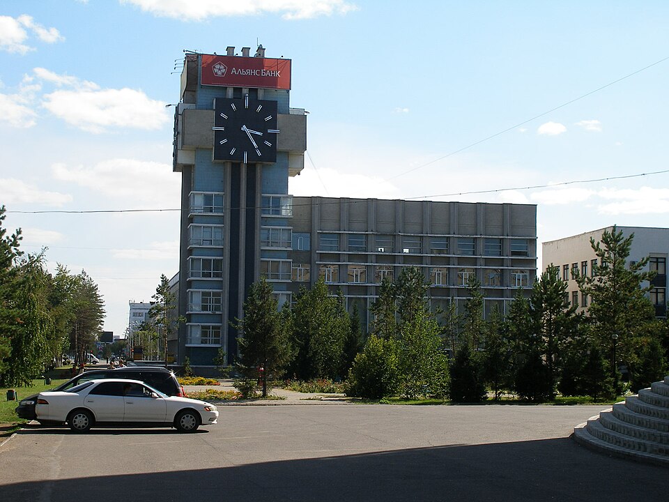 Pavlodar — local market for mobile commerce apps
