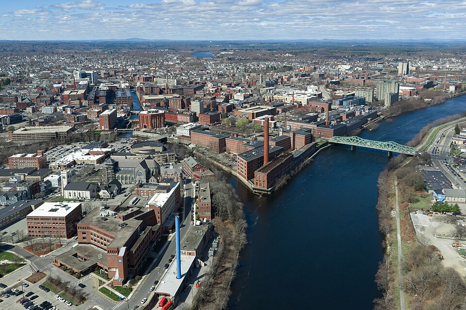 Lowell — local market for online stores