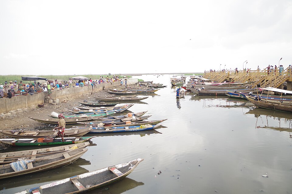 Abomey-Calavi — manufacturer and distributor portals for local businesses