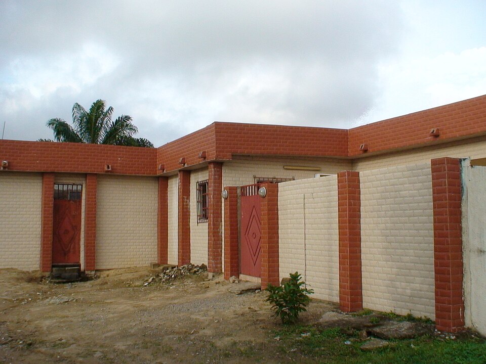 Abidjan — local market for manufacturer and distributor portals