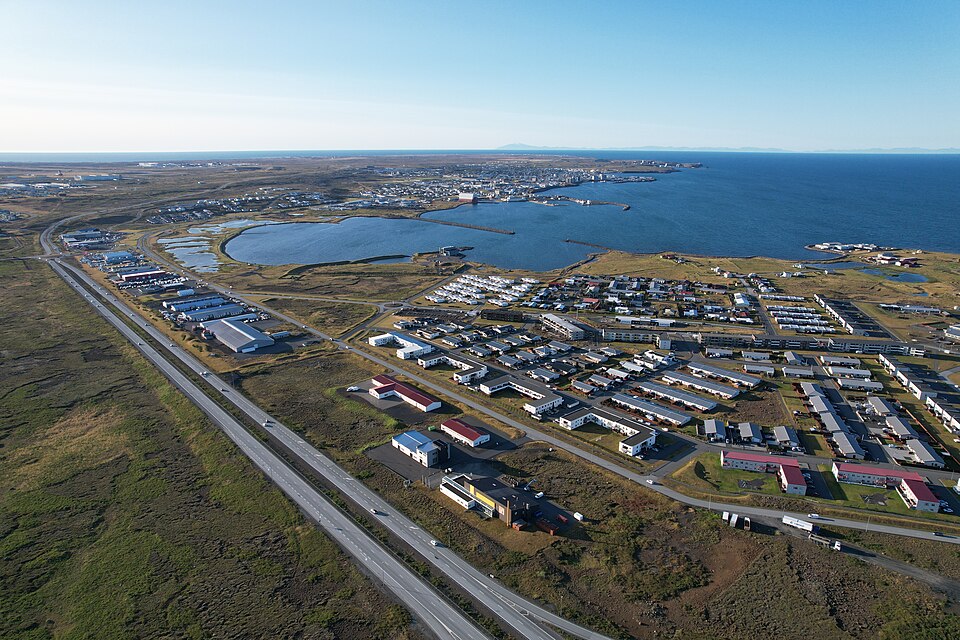 Reykjanesbær — local market for manufacturer and distributor portals
