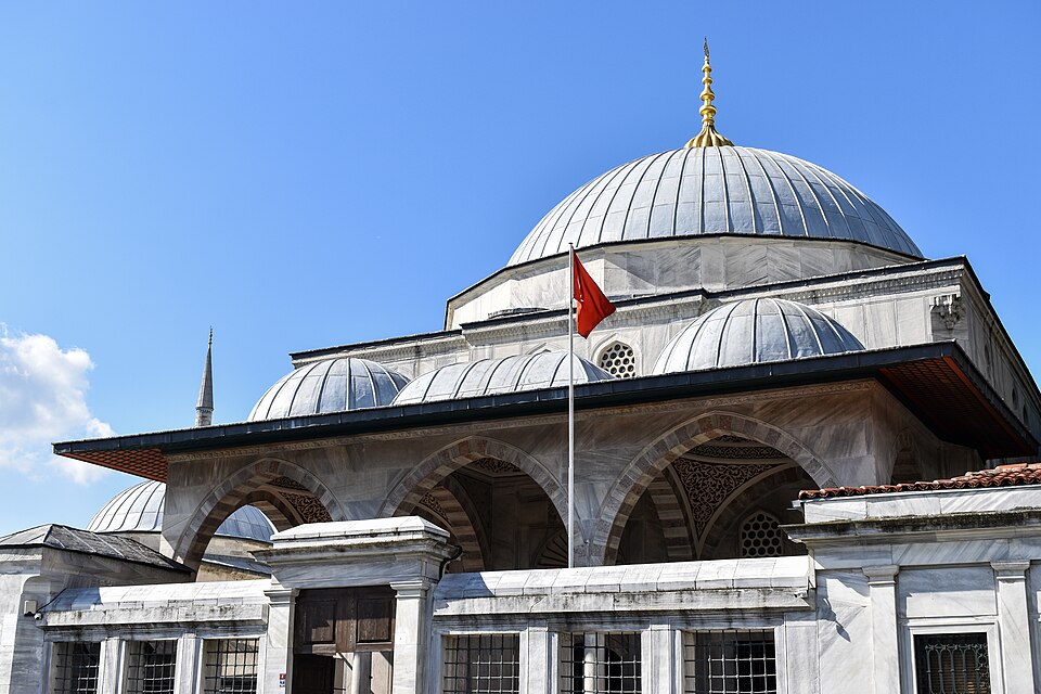 Istanbul — local market for custom e-commerce platforms
