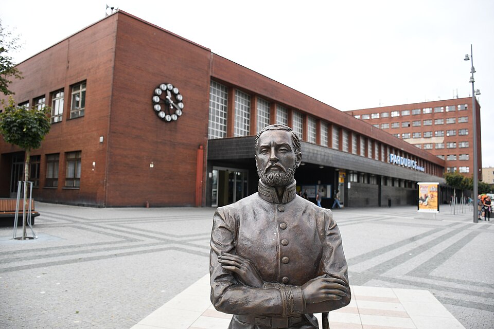 Pardubice — local market for mobile commerce apps