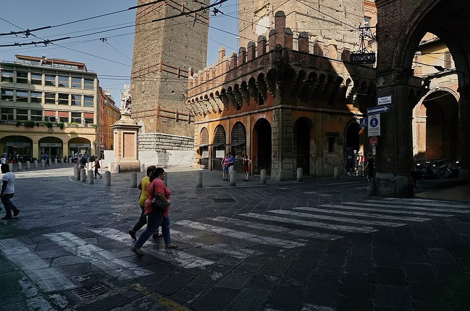 Bologna — service booking platforms for local businesses