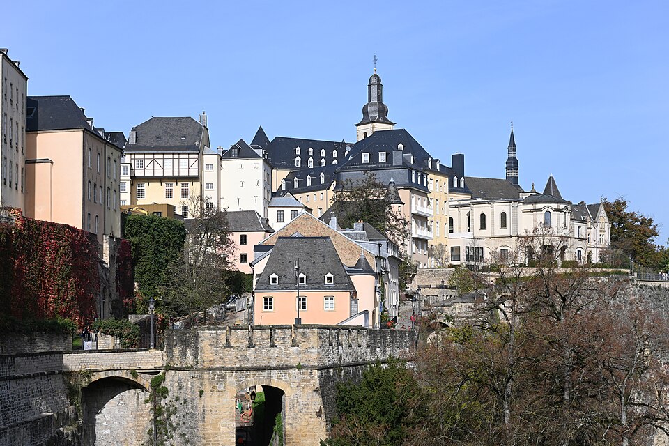 Luxembourg City — local market for international and multi-region stores