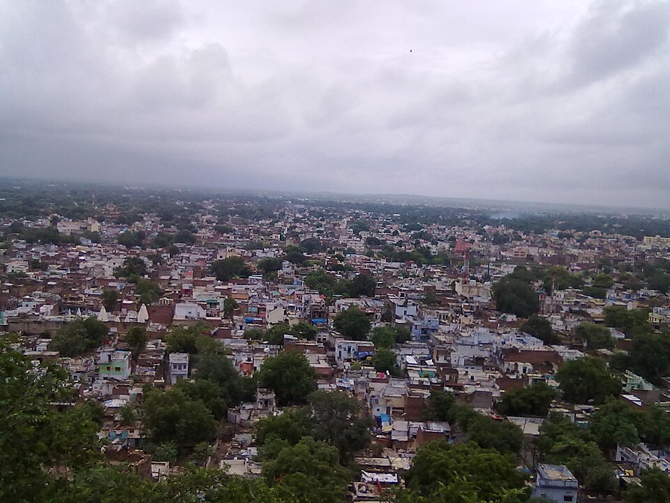Gwalior — manufacturer and distributor portals for local businesses