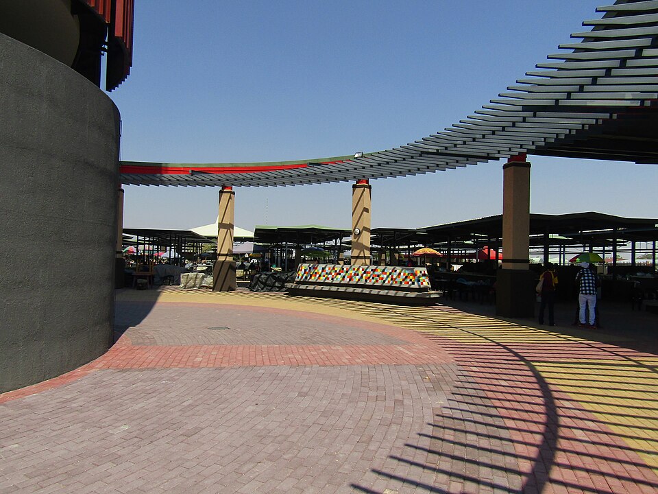 Oshakati — local market for custom e-commerce platforms