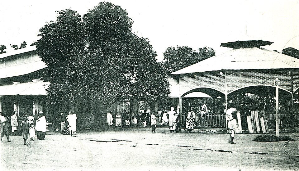 Conakry — local market for international and multi-region stores